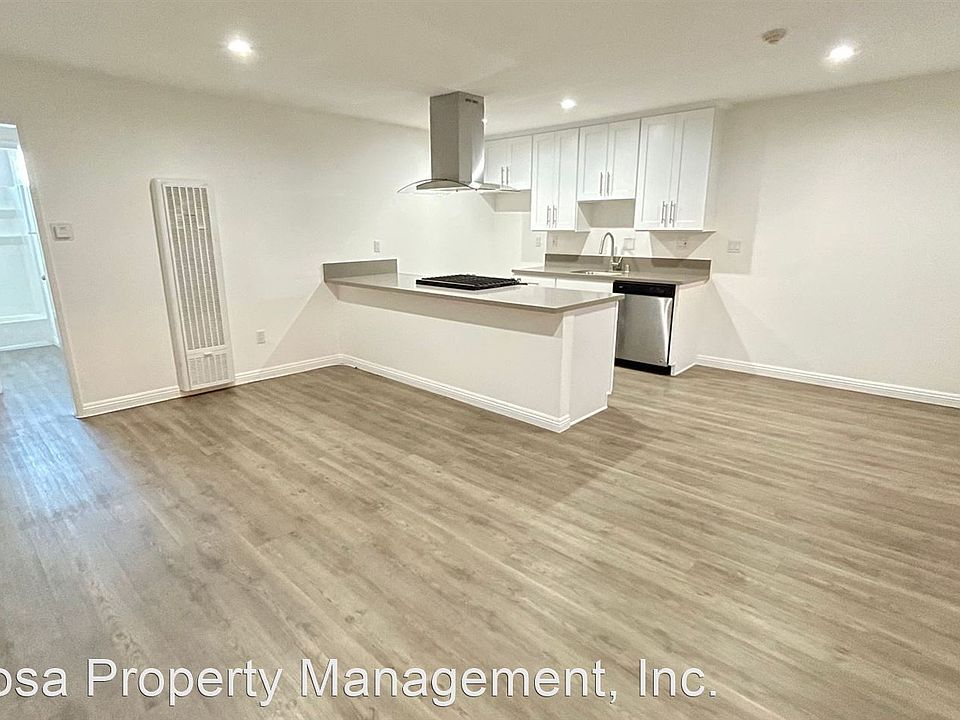 1st image of 2320 Vanderbilt Ln #3
