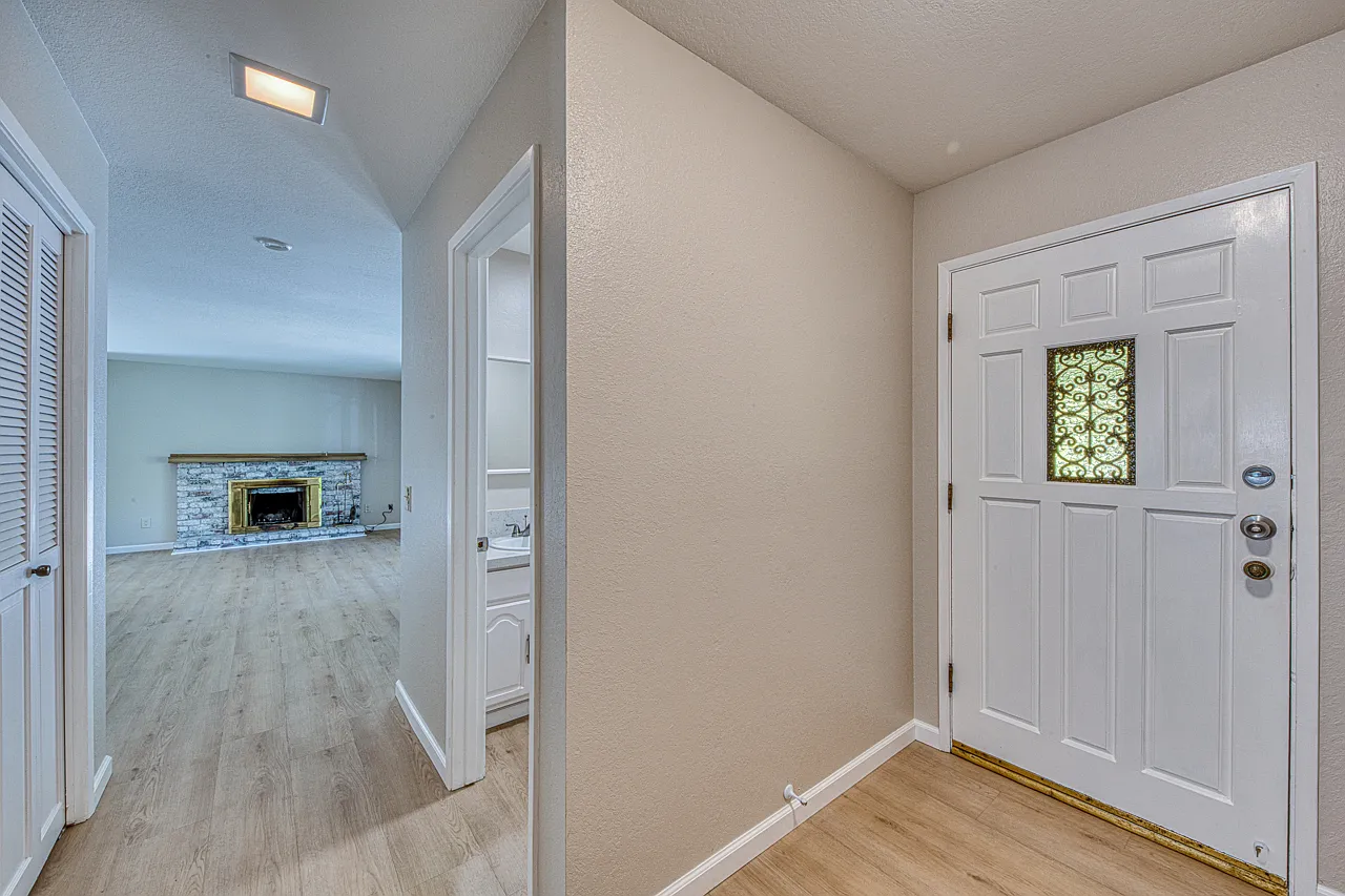 1095 Pacific Street - Property Level — Photo 4
