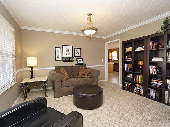 3rd image of 6804 Grimsby Ln