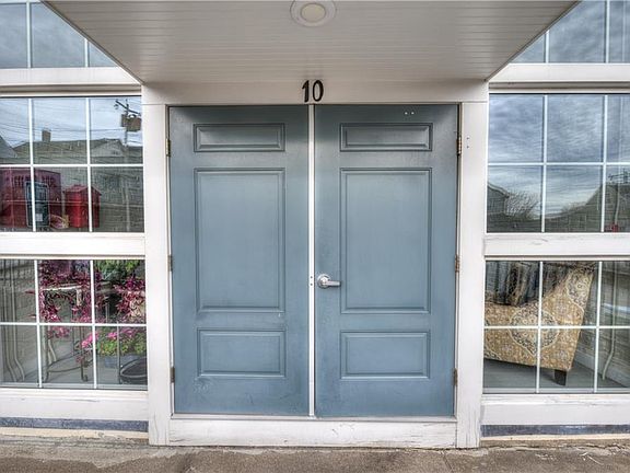 2nd image of 10 Queen St #4