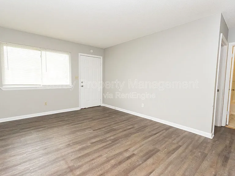 124 Fawn Dr — Photo 3