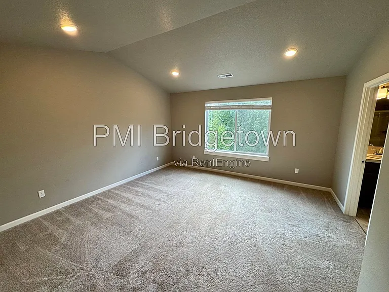 3715 SW 190th Ter — Photo 9