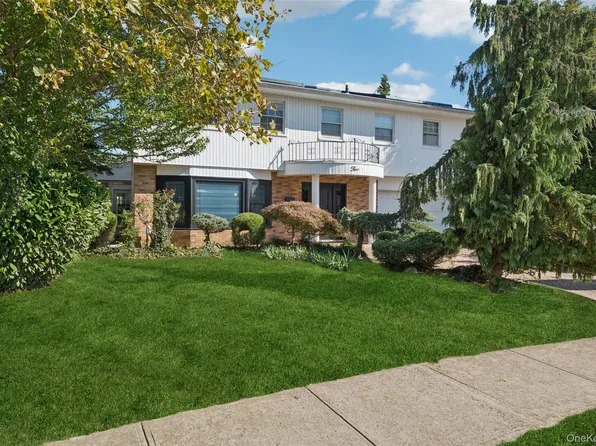5 Valley Lane W, North Woodmere, NY 11581