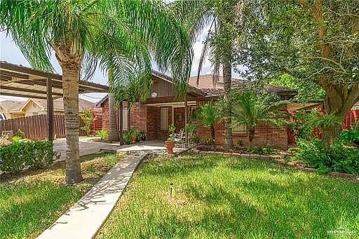 1st image of 806 W La Quinta Dr