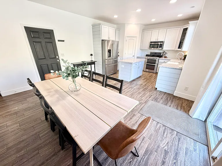 1867 E Chimney Stone Ct — Photo 14