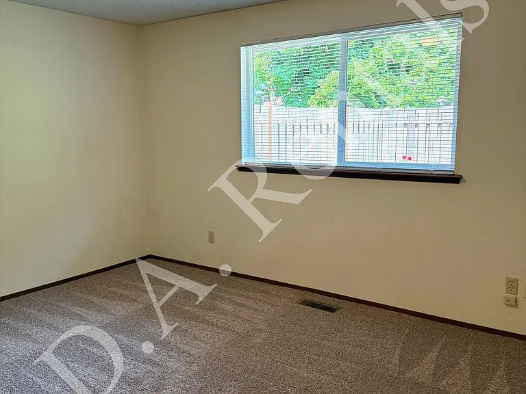 3210B Mayfair Dr SW — Photo 10