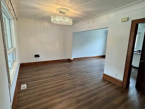 3rd image of 1176 Hall Ave