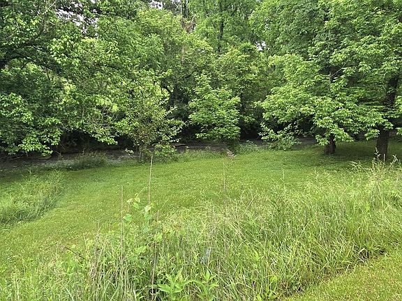 2nd image of 340 Hyden Ln