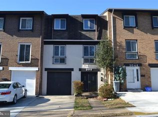 3048 Mission Square Dr, Fairfax, VA 22031
