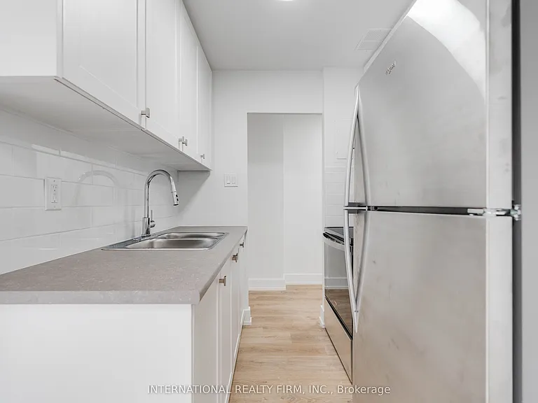 93 High St S — Photo 13