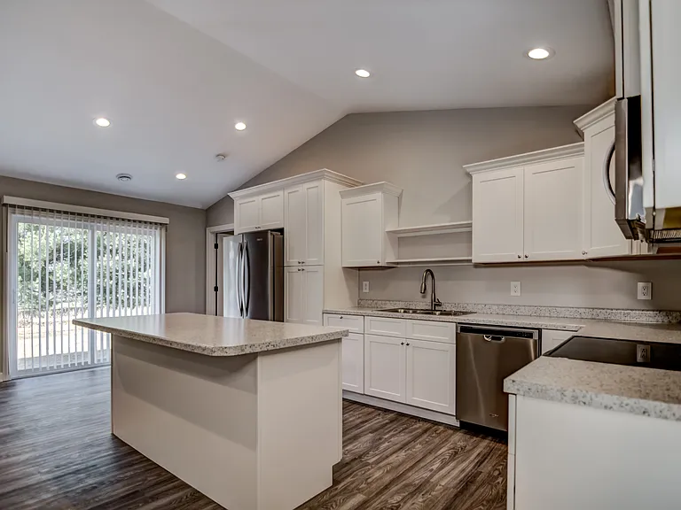 1624B Gunston Dr — Photo 9