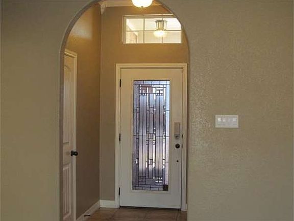2nd image of 2031 Drawbridge Dr