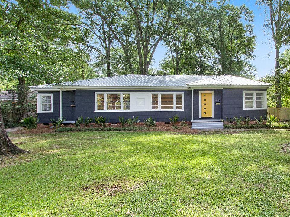 Exterior - 4146 is on the right side of this photo