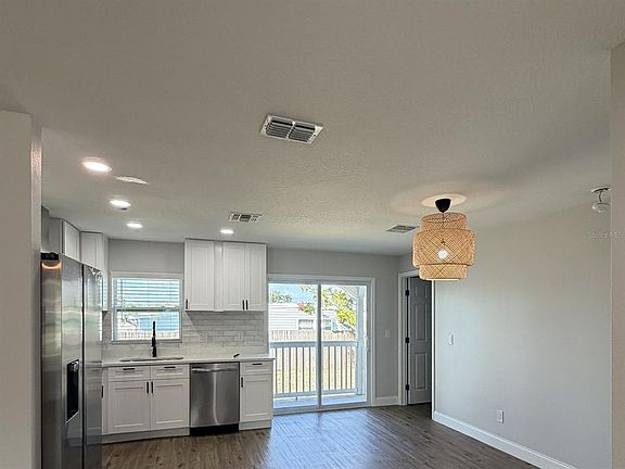4th image of 10118 66TH AVENUE