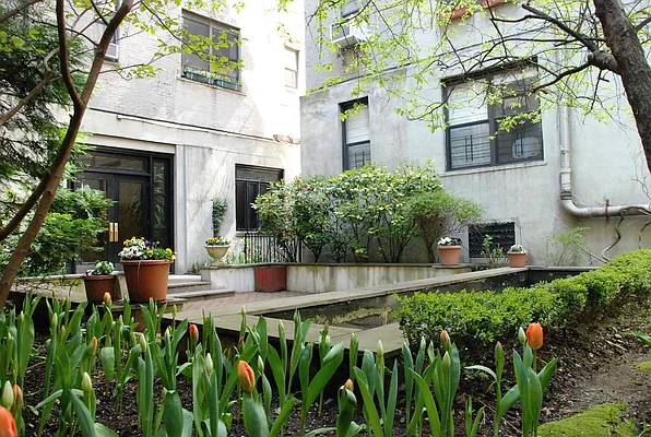 Rented by Corcoran | media 21