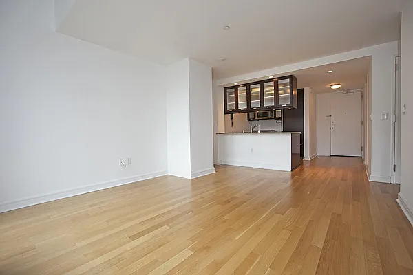 Rented by BLU Real Estate | media 27