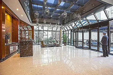 Rented by R New York
