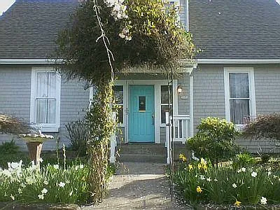 1924 17th Ave — Photo 2