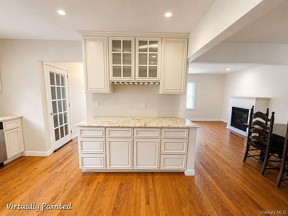 5th image of 95-14 159th Avenue