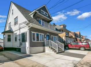 9208 212th St, Queens Village, NY 11428