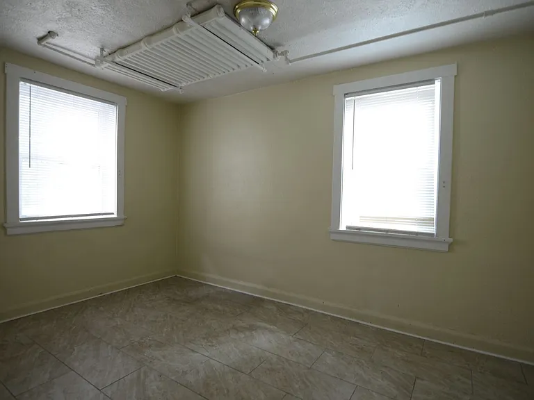 2532 Highland Ave — Photo 6