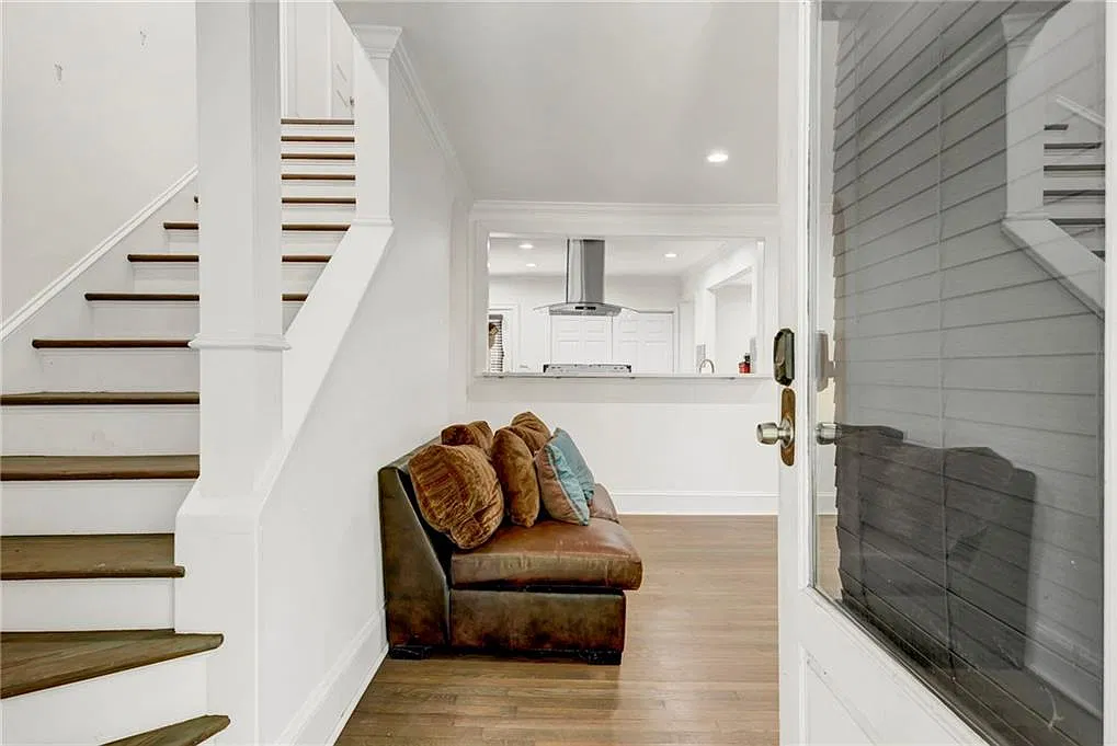3 bed, 3.0 bath, 1689 sqft, $4,100 — Photo 4