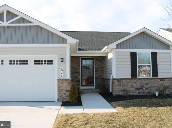 8946 Penrith Dr