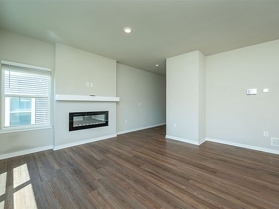 3rd image of 1026 Maywood Ln