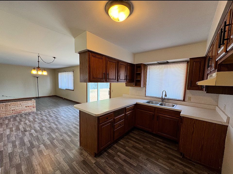 2nd image of 60960 Deerfield Dr