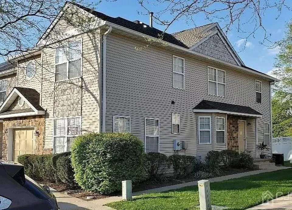 405 Cobblestone Ct