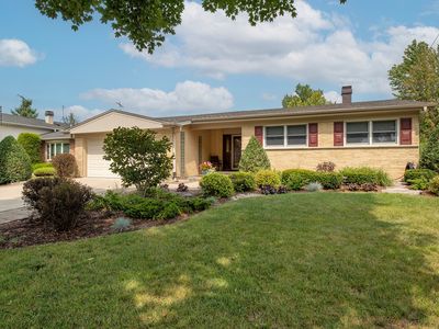 1822 E Cree Ln, Mount Prospect, IL, 60056