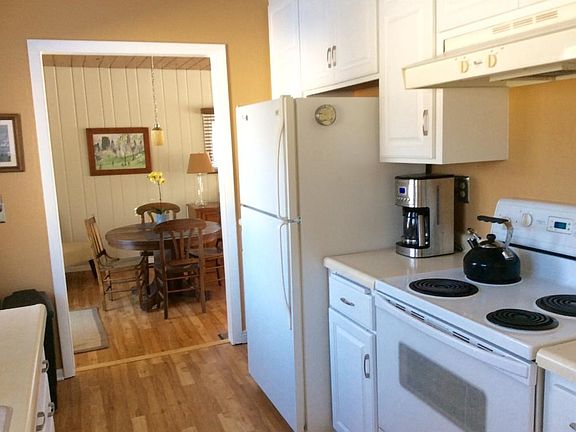 SIMPLE KITCHEN