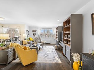 1111 River Rd APT H9, Edgewater, NJ 07020