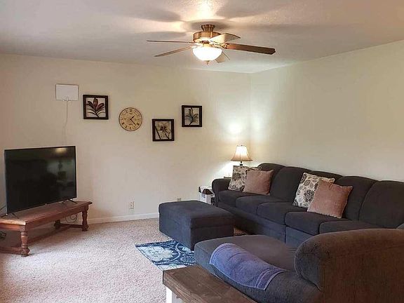 2nd image of 2123 Lincolnwood Dr