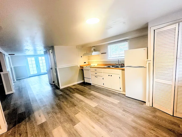 290 S Mountain Ave #1 — Photo 3