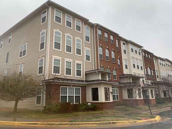 3rd image of 6069A Wicker Ln