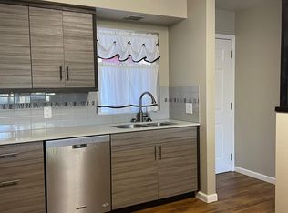 9556 Silverdale Loop Rd NW APT 3, Silverdale, WA 98383