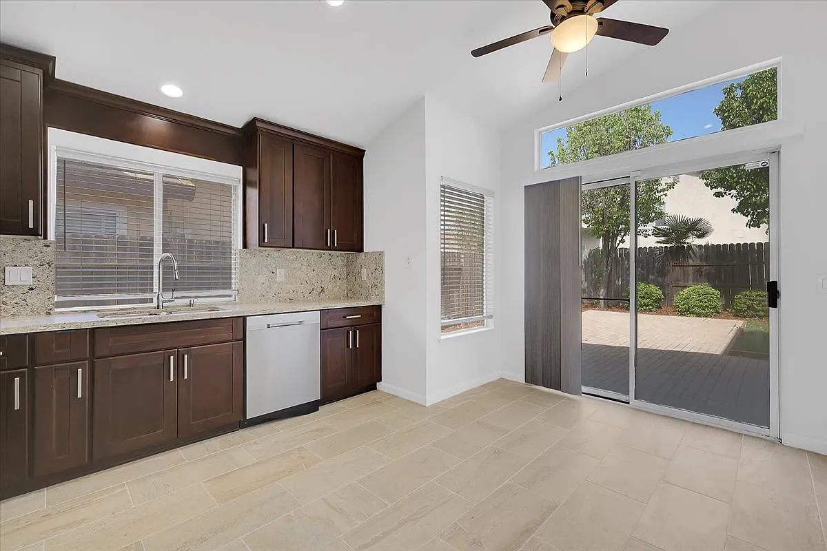 5305 Laguna Crest Way photo 1