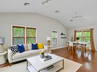 121 Green St UNIT 304, Jamaica Plain, MA 02130