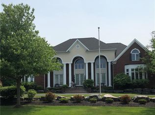 9523 Lakestone Ct, Clarence, NY 14031