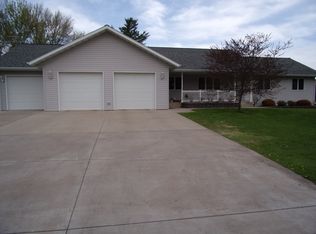 300 W Larch St, Abbotsford, WI 54405