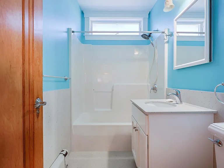 52-54 Clarence St #1 — Photo 33