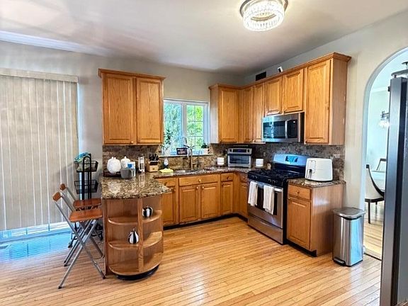 3rd image of 308 Stonehenge Dr