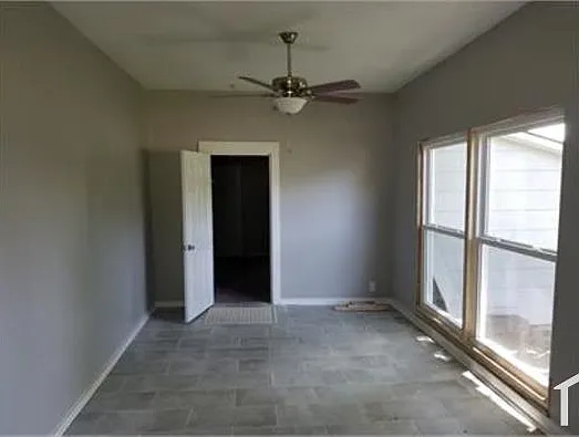 3218 Alpine St SW — Photo 2