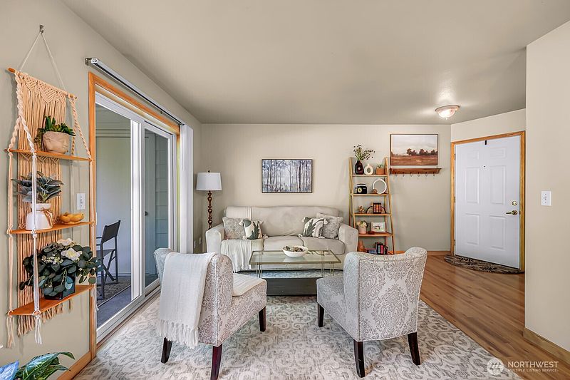 5th image of 4247 Wintergreen Lane #107