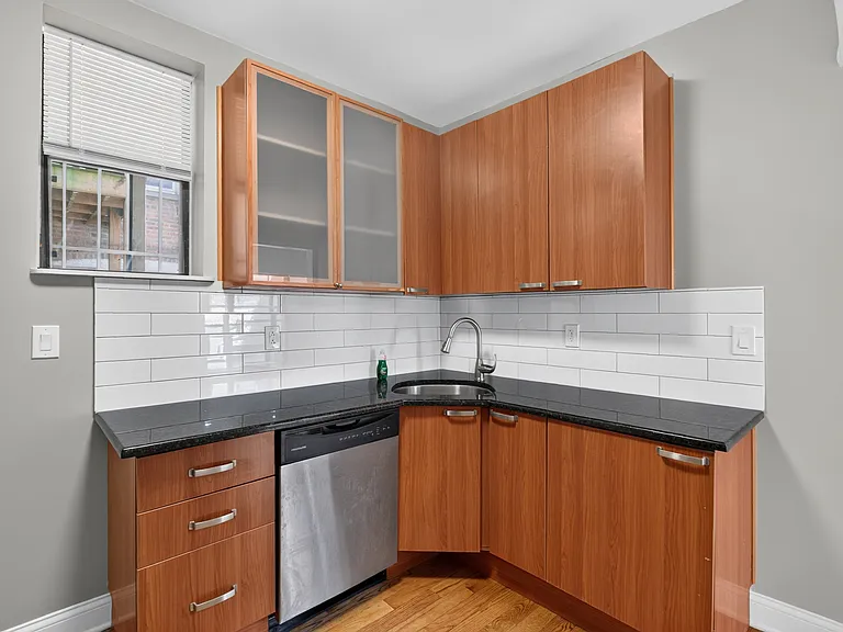 4924 N Kedzie Ave #1E-103 — Photo 8
