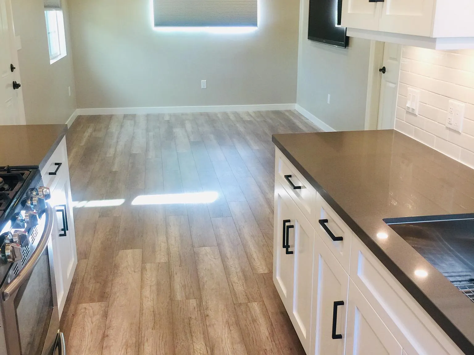 9229 White Oak Ave — Photo 3