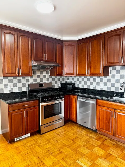 3 bed, 1.5 bath, 1200 sqft, $4,350 — Photo 1
