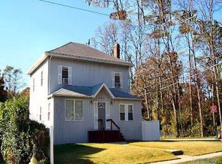 45 Elizabeth St, Massapequa, NY 11758