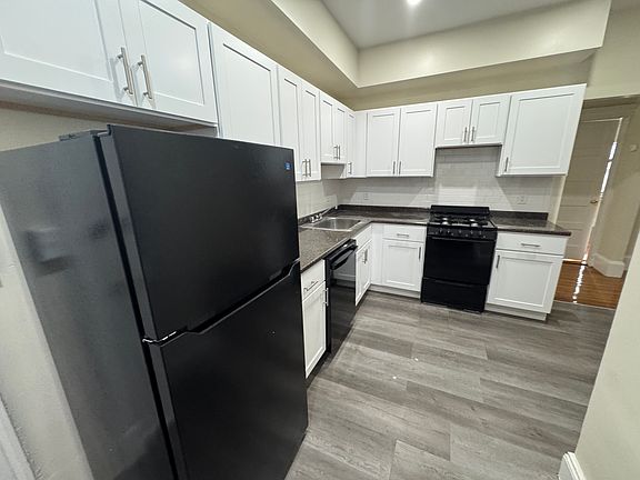 2nd image of 1788 Beacon St APT 1A